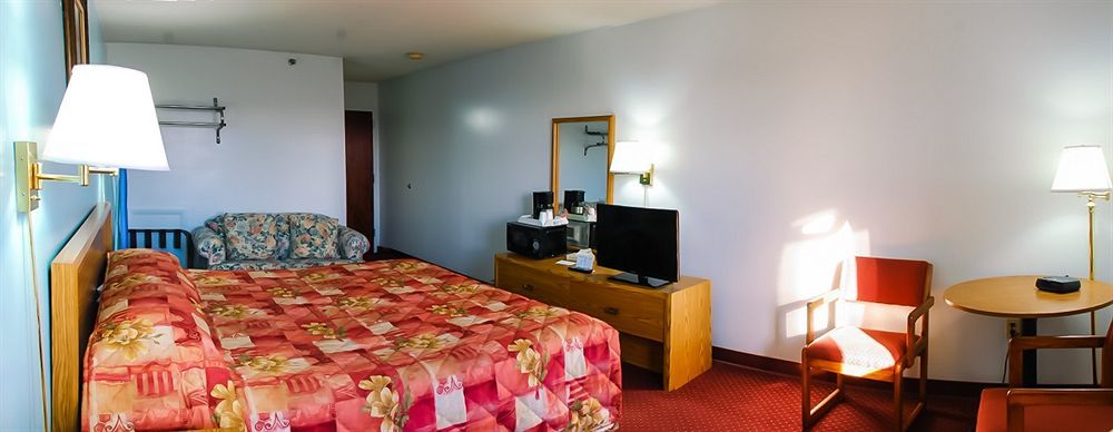 Eastbrook Hotel