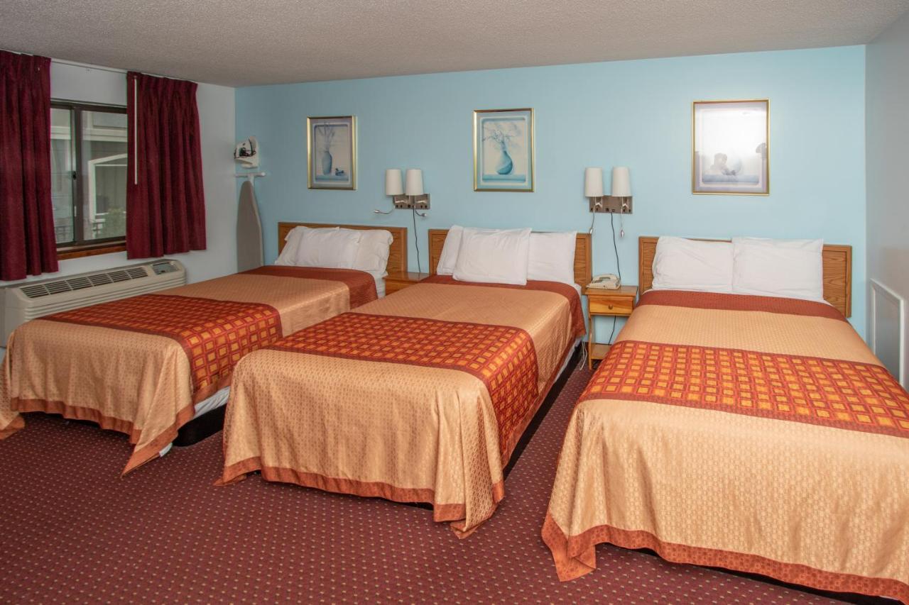 Eastbrook Hotel 2*